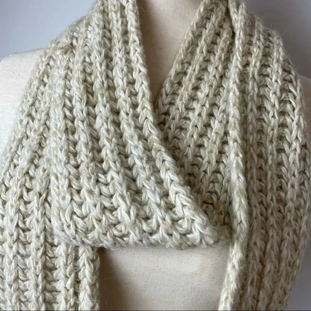 Handmade Beige Loose Knit Fringe Scarf – Cozy, Soft, Chunky Winter Accessory